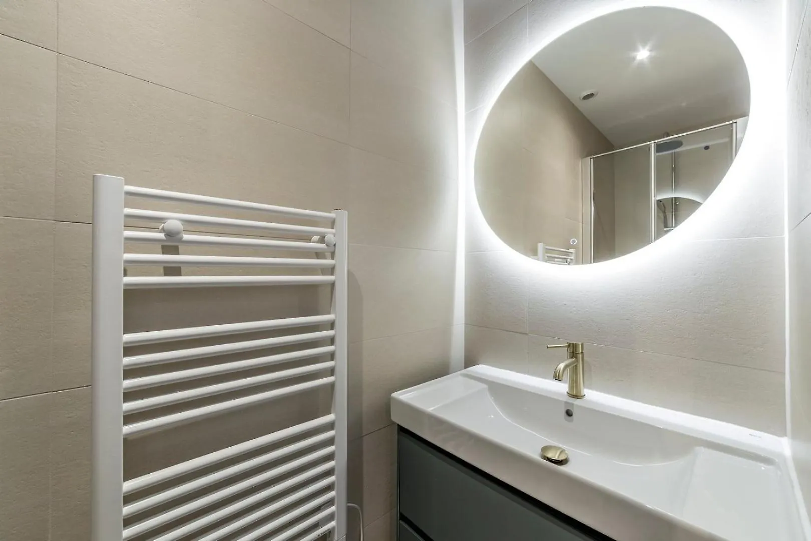 Opera Orchestre Apartment Lyon 0*,  France